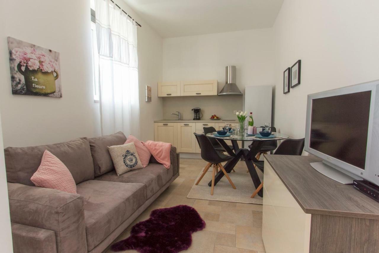 Apartment Ema ซาดาร์ ภายนอก รูปภาพ